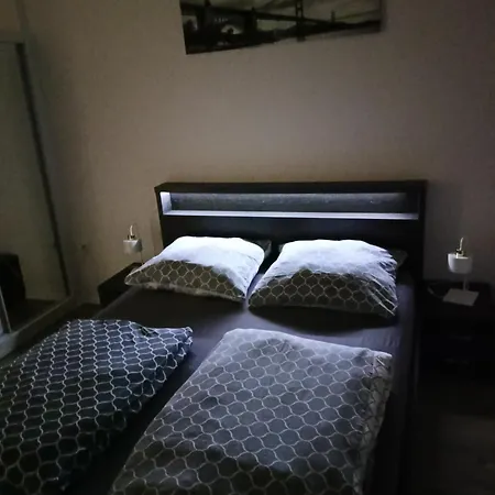 شقة Slowackiego 41 *